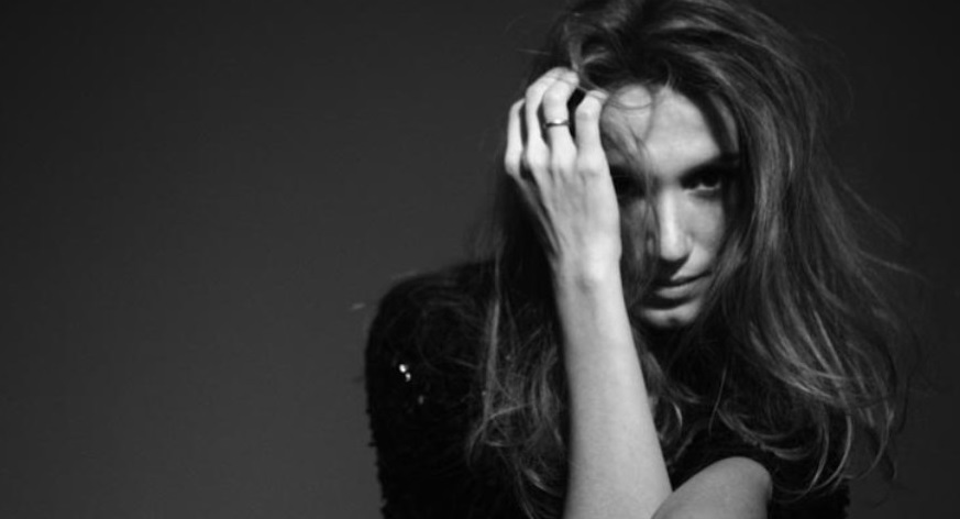 מירב סמן טוב וההרכב במופע אקוסטי