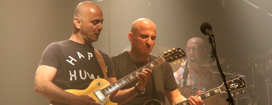 מוסררה בהופעה חיה