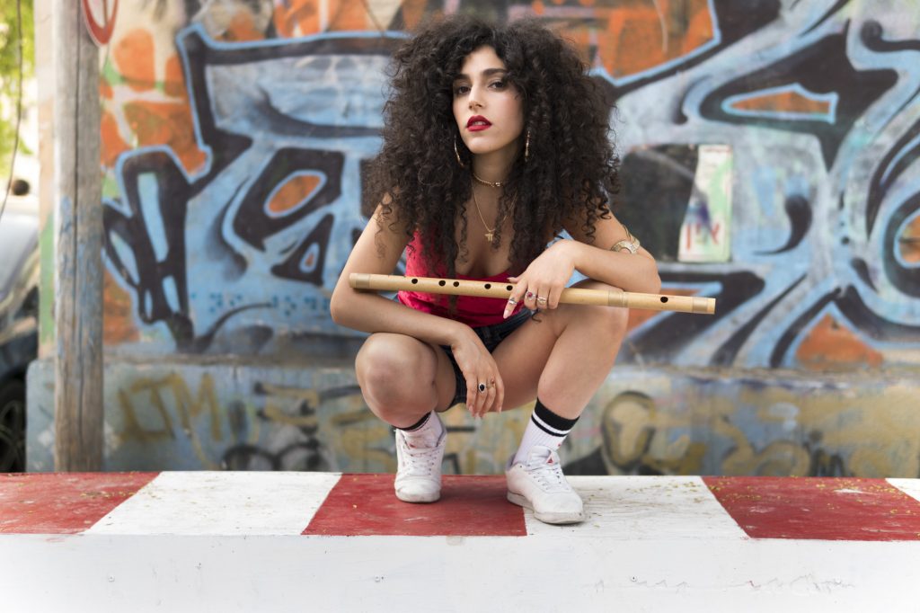 שיר זהבי במופע אקוסטי