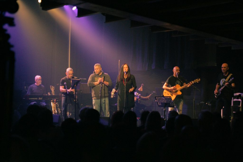 תמונות חיינו ואורחים בשירים מוכרים וחדשים לקראת אלבום חדש