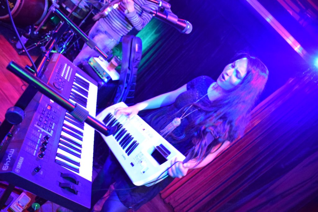 שי פורטוגלי והלהקה במופע חגיגי לרגל הקלטת אלבום הבכורה