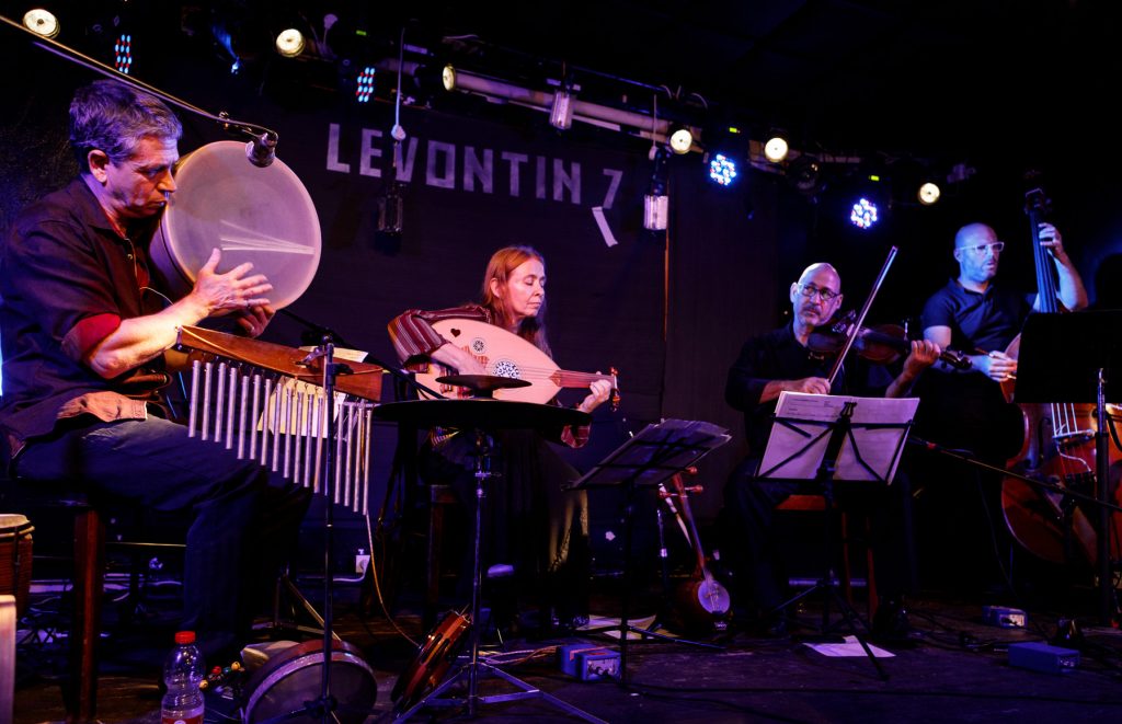 קובי הגואל וקו התפר -חומרים חדשים משלבים מזרח ומערב